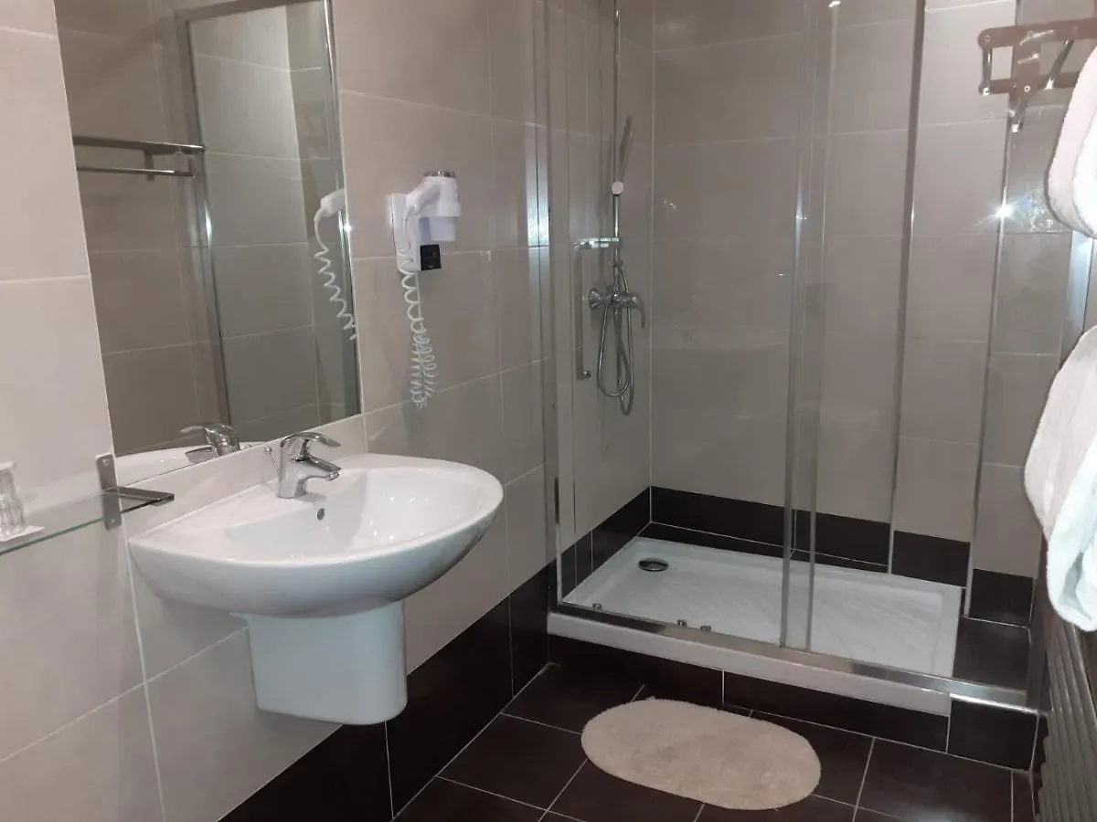 ** Hotel Grand Hôtel De L'Europe Paris França